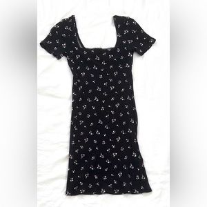 Black H&M dress with a floral pattern size small